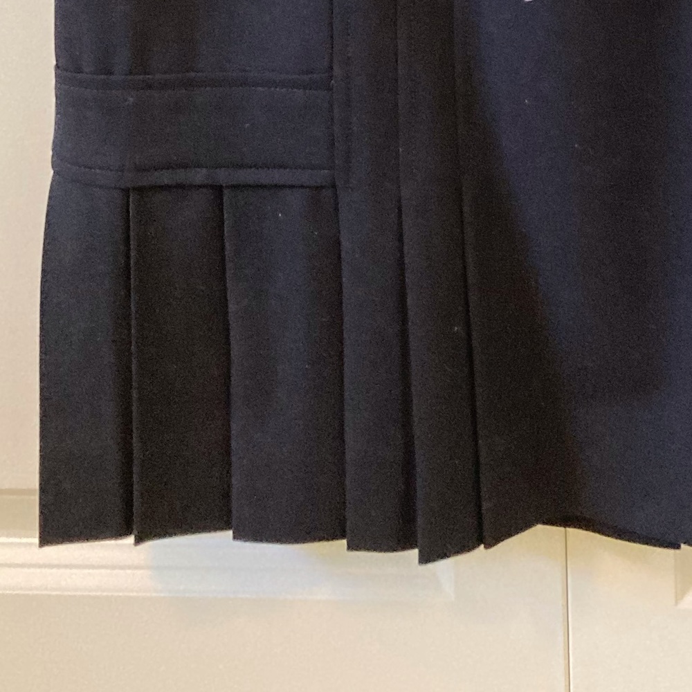 WORN ONCE Weekend Max Mara Skirt, size 2, black, lined - Picture 2 of 3